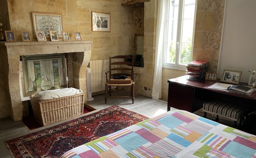 Castle for Sale in Langoiran, Nouvelle-Aquitaine, France