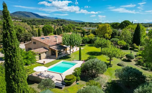 House in Vaugines, Provence-Alpes-Côte d'Azur, France 1