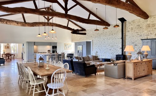 Castle for Sale in Monségur, Nouvelle-Aquitaine, France