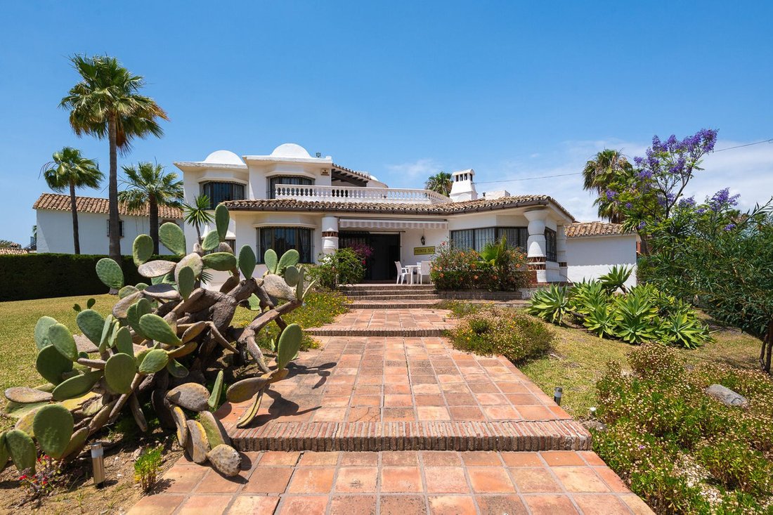 Villa in Estepona, Andalusia, Spain 2 - 16135657