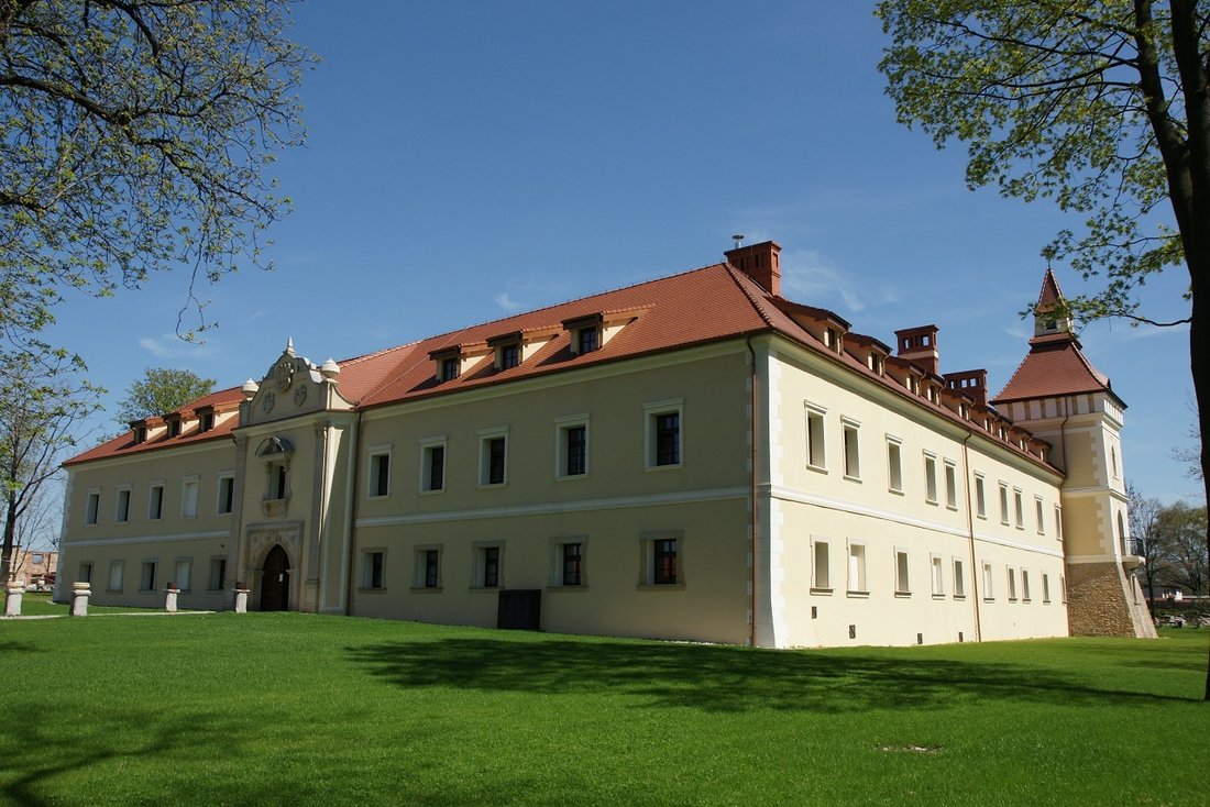 A Renaissance Kingdom Awaits: Wrochem Castle’s Enchanted Estate