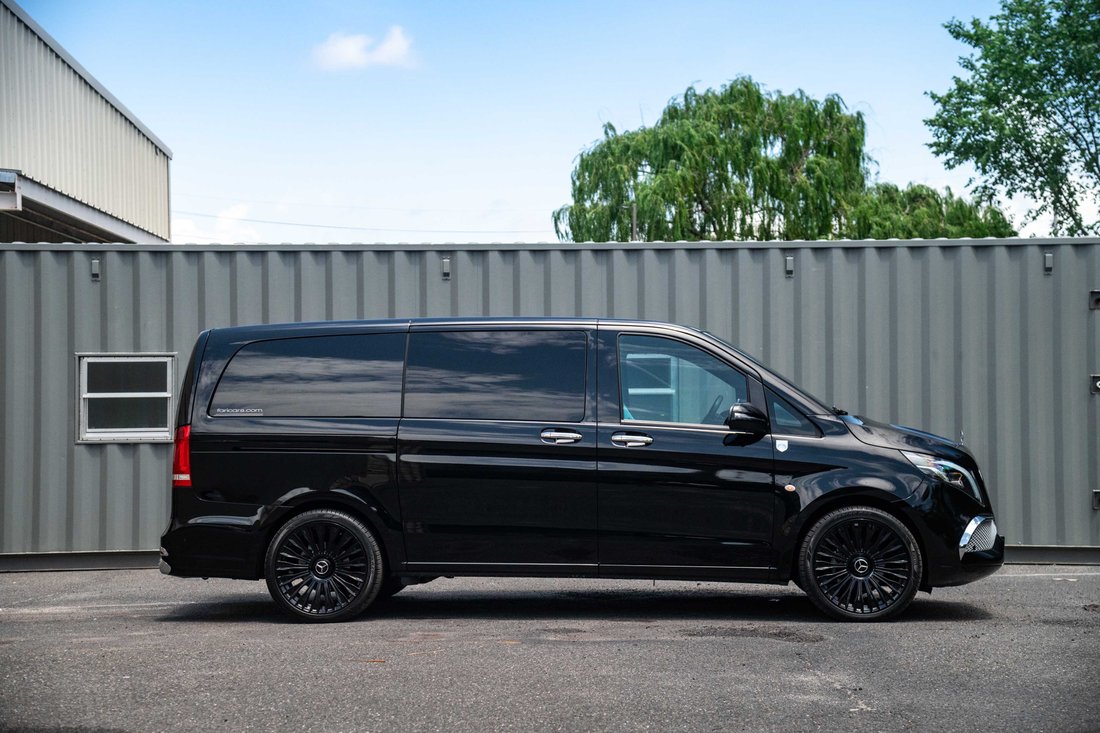 Limousine in Mount Laurel Township, New Jersey, United States 3 - 15658469