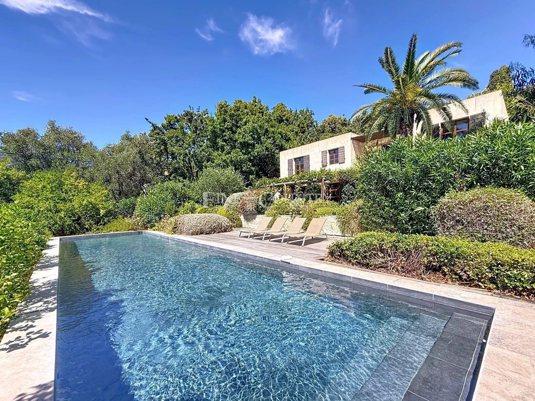 Villa in Châteauneuf-Grasse, Provence-Alpes-Côte d'Azur, France 4 - 16144779