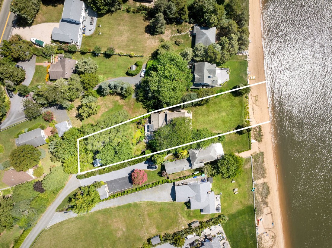Aquebogue, New York, United States 2 - 16142910