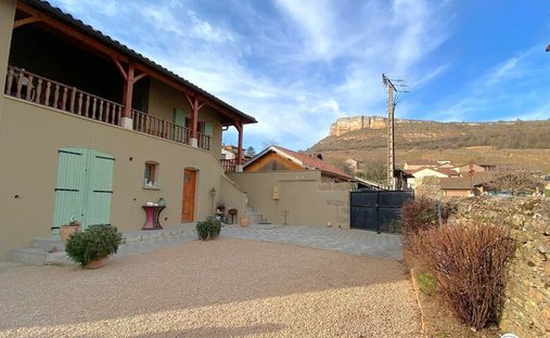 Beautiful Property Of The XI Xth Century Of Tuscan Style In The Heart Of A Closed Park And Raises Abo