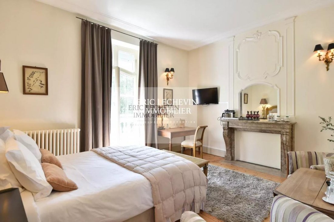 Château des Rêves: A Timeless Jewel on the Opal Coast’s Emerald Shores - 5