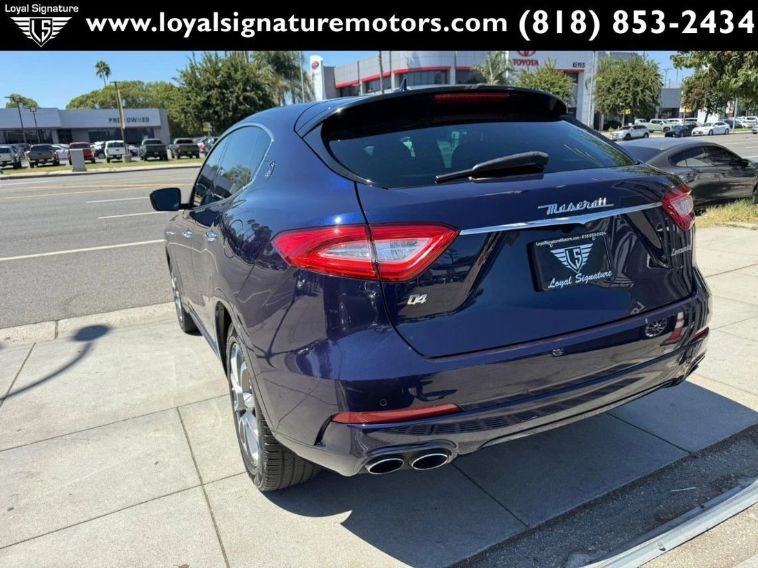 Suv in Van Nuys, CA, United States 5 - 16136966