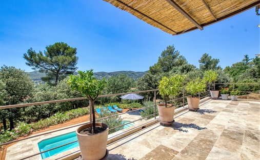 Villa in Les Freres-Les Cancades-Les Ginestes, Le Beausset, France 1