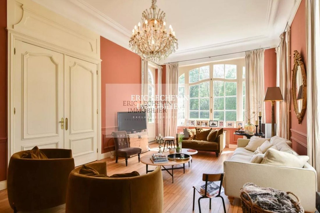 Château des Rêves: A Timeless Jewel on the Opal Coast’s Emerald Shores