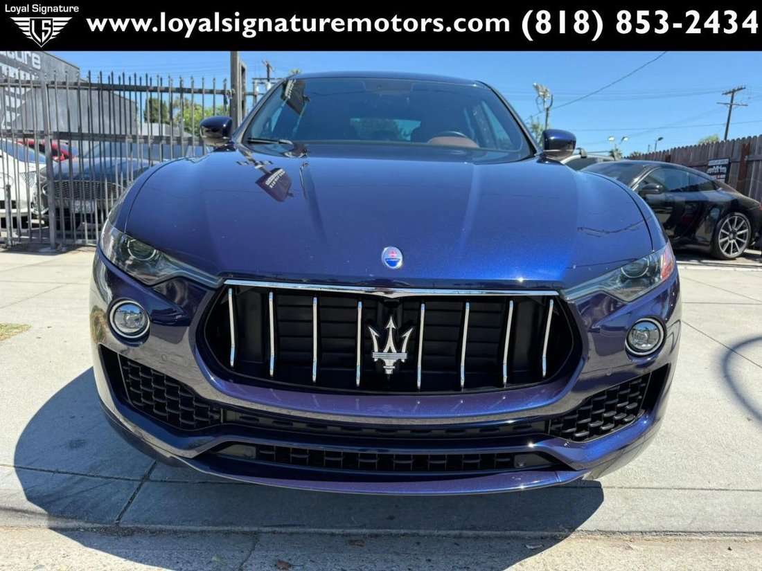 Suv in Van Nuys, CA, United States 2 - 16136966
