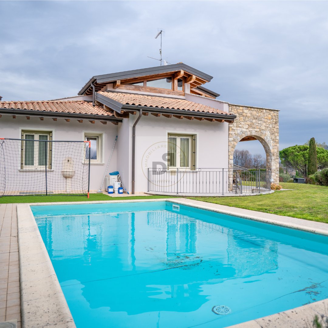 Villa in Manerba del Garda, Lombardy, Italy 1 - 15355821