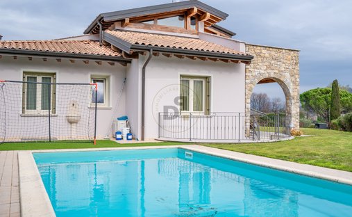 Villa in Manerba del Garda, Lombardy, Italy 1