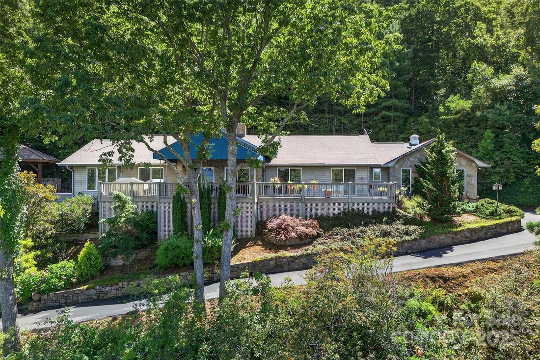 House in Black Mountain, North Carolina, United States 3 - 16137254