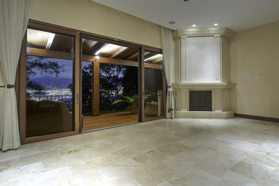 Estate in Escazu, San José Province, Costa Rica 4 - 16140043