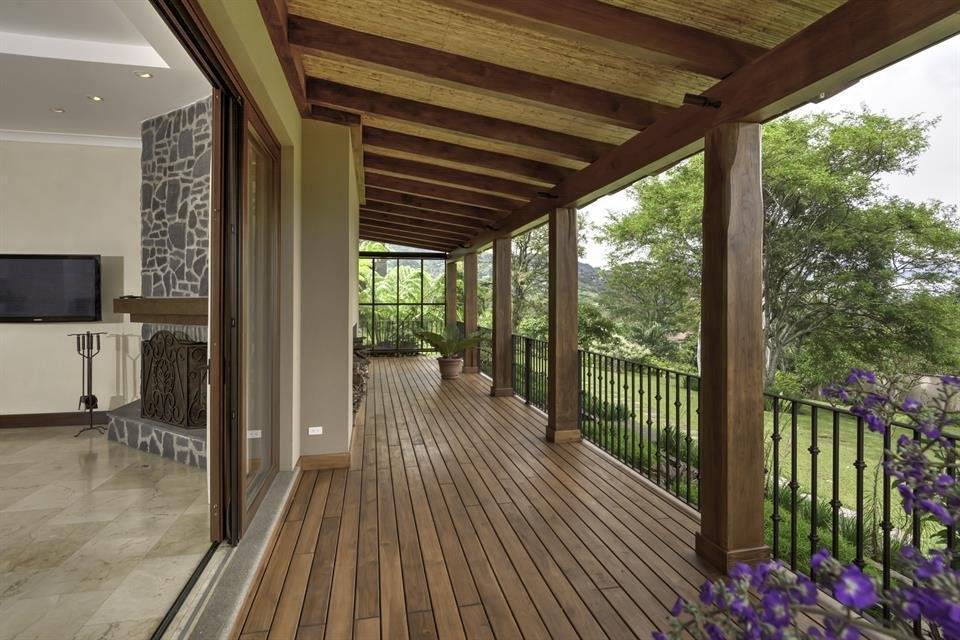 Estate in Escazu, San José Province, Costa Rica 5 - 16140043