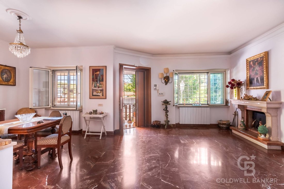 Villa in Infernetto, Rome, Lazio 2 - 16138532
