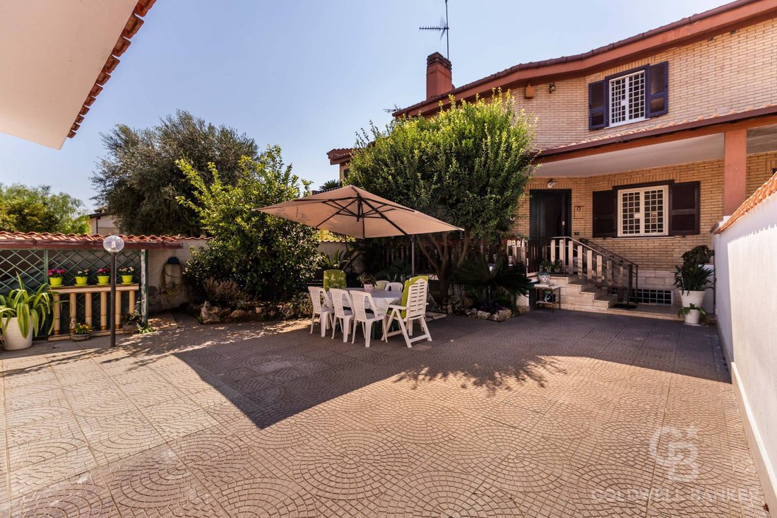 Villa in Infernetto, Rome, Lazio 1 - 16138532