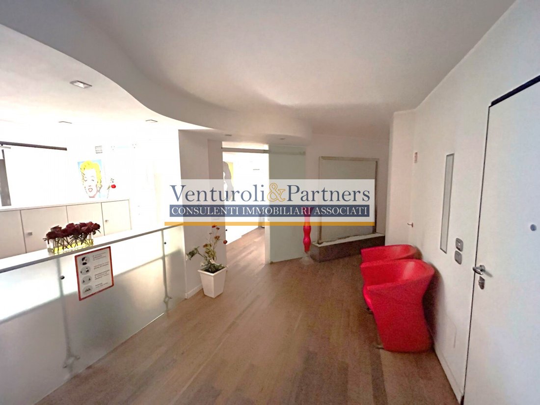 Apartment in Desenzano Centro, Desenzano del Garda, Lombardy 4 - 16138957