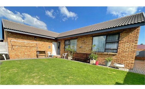 Townhouse in Sasolburg, Free State, South Africa 1