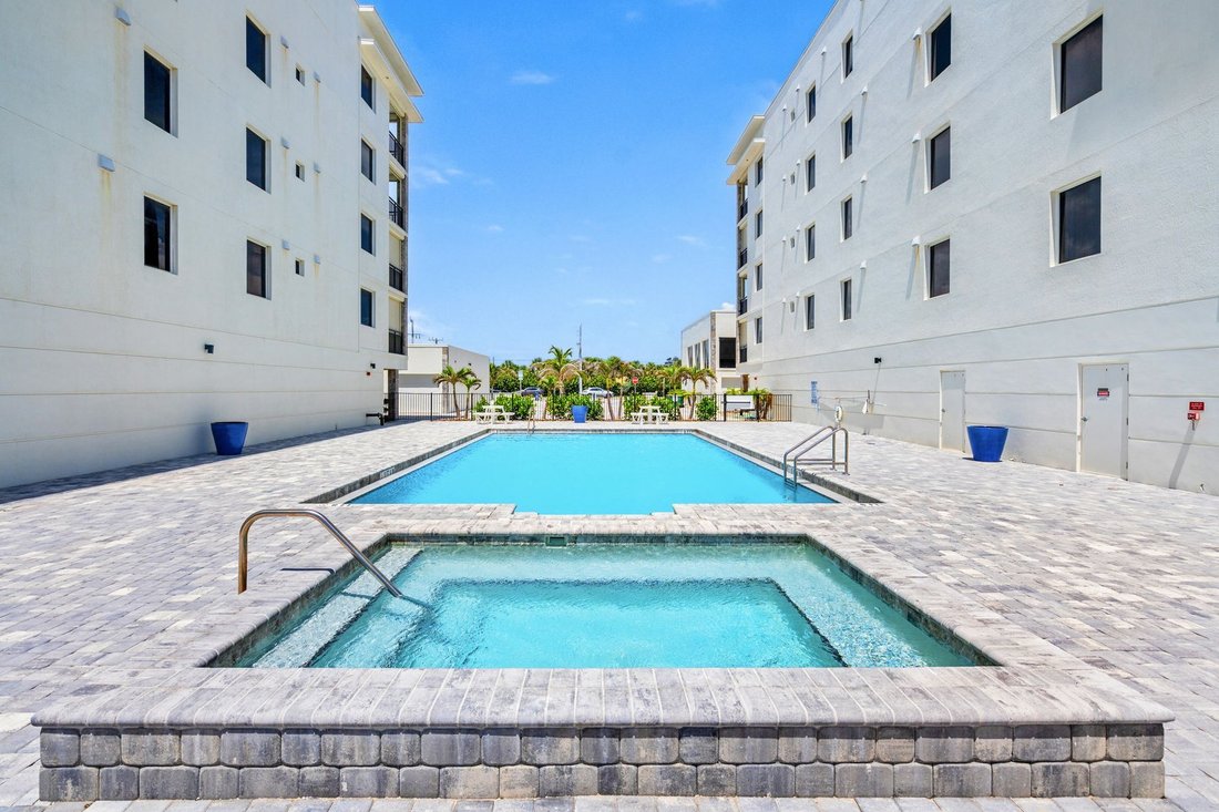 Condo in Indialantic, Florida, United States 5 - 16139872
