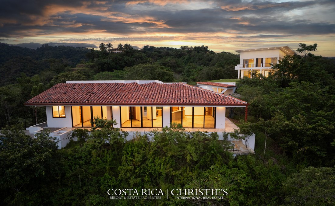 Villa in Playa Hermosa, Puntarenas Province, Costa Rica 1 - 16140152