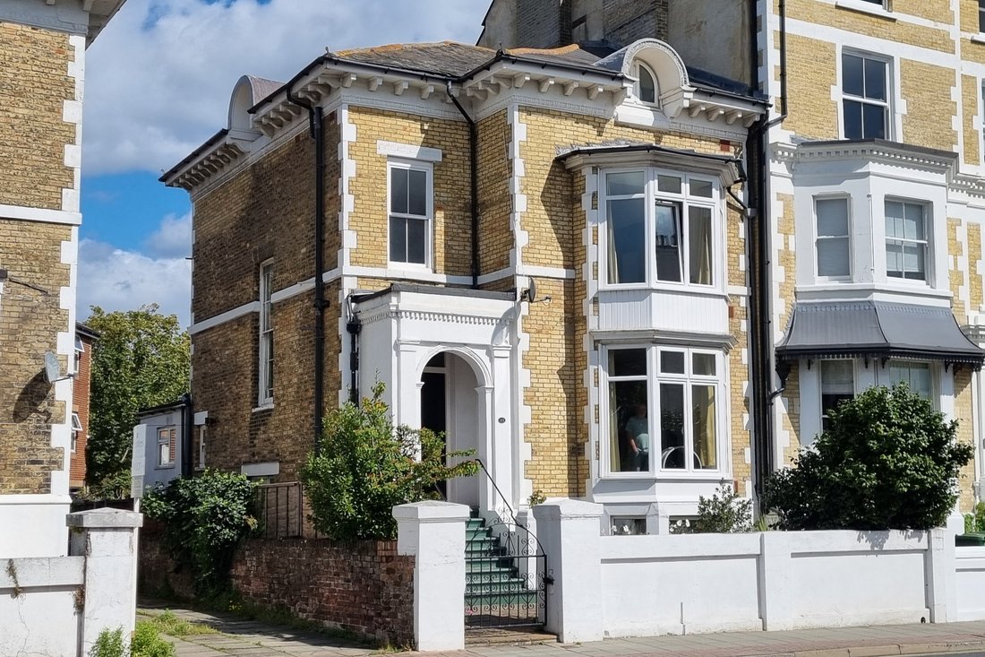 House in Southsea, England 2 - 16142814