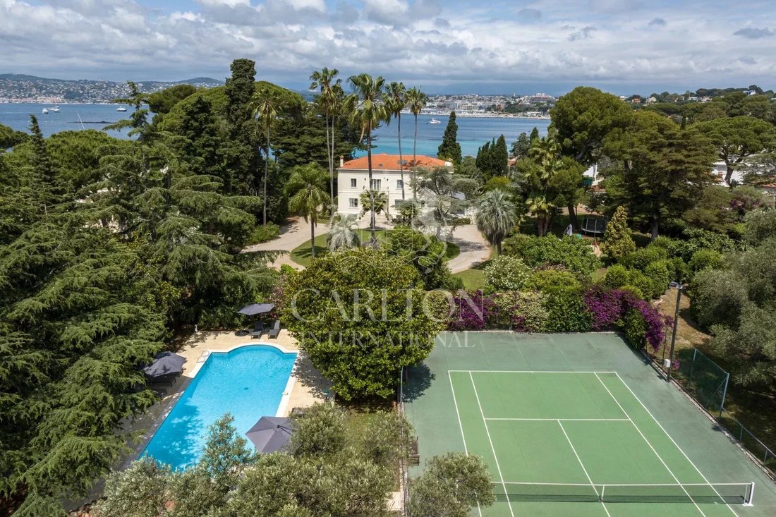 Villa in French Riviera, Provence-Alpes-Côte d'Azur, France 1 - 15453515