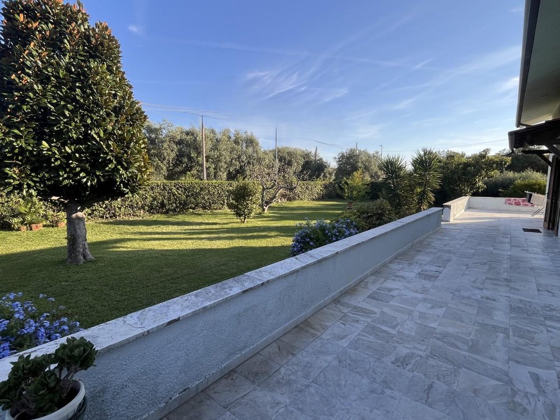 Villa in Seravezza, Tuscany, Italy 1 - 16142864
