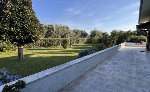 Villa in Seravezza, Tuscany, Italy 1