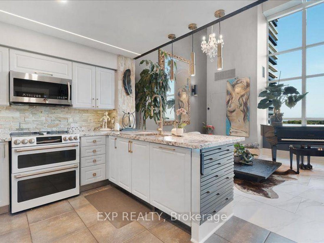 Condo in Toronto, Ontario, Canada 4 - 16139799