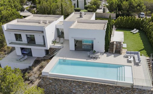 Villa in Orihuela, Valencian Community, Spain 1
