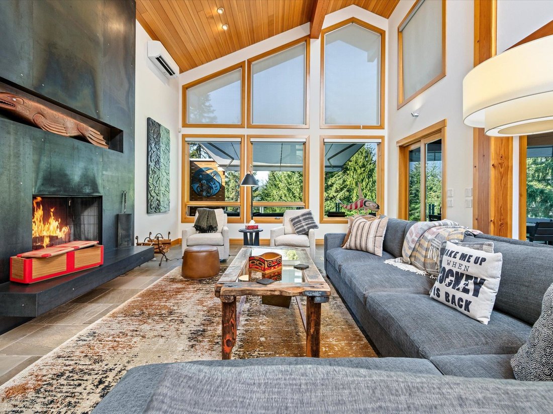 Elevated Mountain Living With Panoramic In Whistler, British Columbia ...