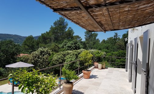 Villa in Les Freres-Les Cancades-Les Ginestes, Le Beausset, Frankreich 1
