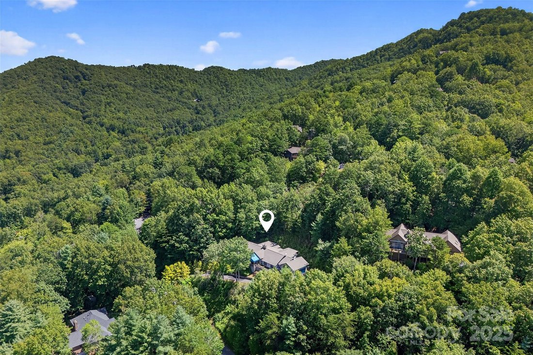 House in Black Mountain, North Carolina, United States 2 - 16137254
