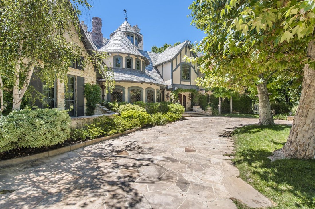 House in Hidden Hills, California, United States 3 - 16143515