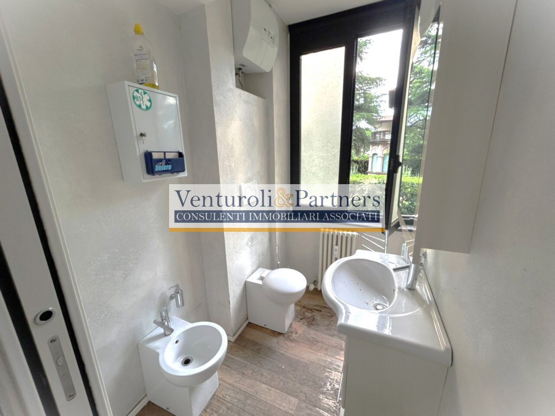 Apartment in Desenzano Centro, Desenzano del Garda, Lombardy 5 - 16138957