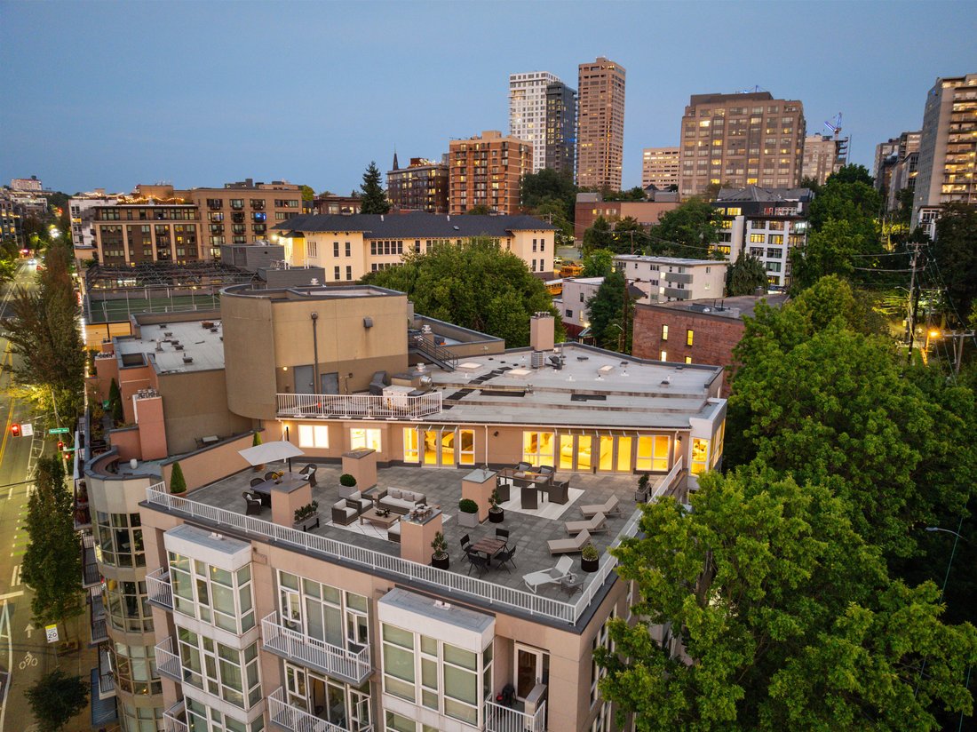 Condo in Seattle, Washington, United States 1 - 16145723