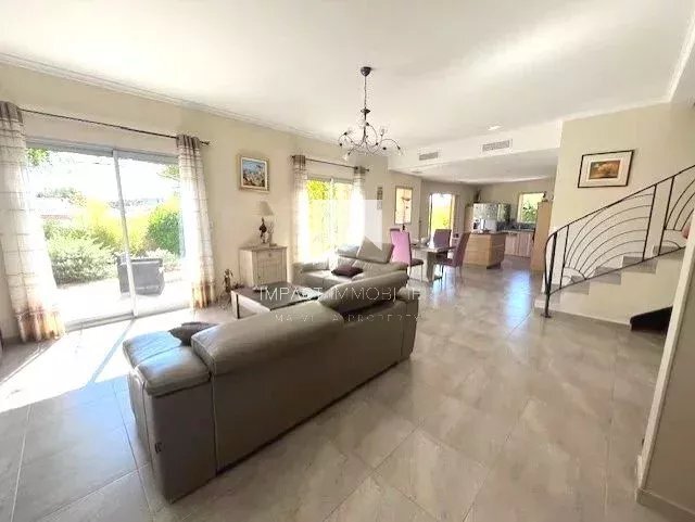 House in La Crau, Provence-Alpes-Côte d'Azur, France 5 - 16136589
