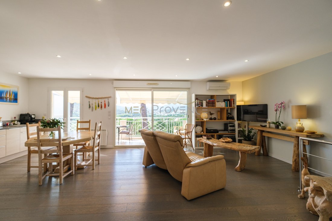 Villa in Ville-Les Saquedes-Le Bouillonnet, Sainte-Maxime, France 2 - 16136425