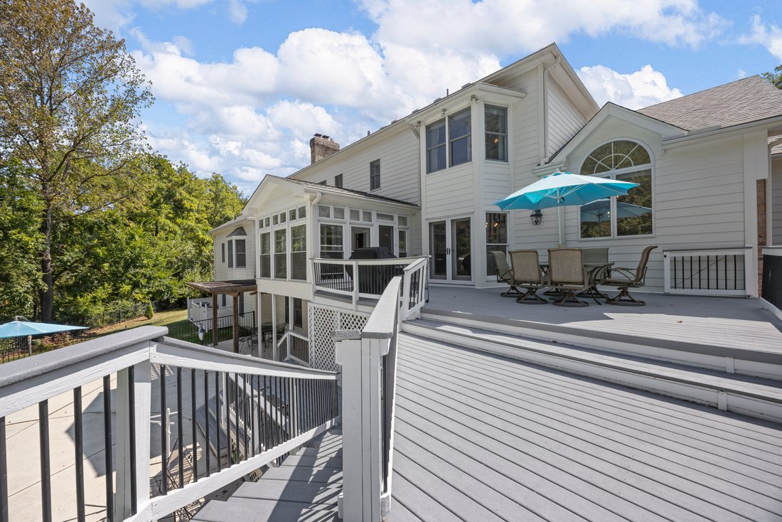 Discover Timeless Elegance In This In Town And Country, Missouri