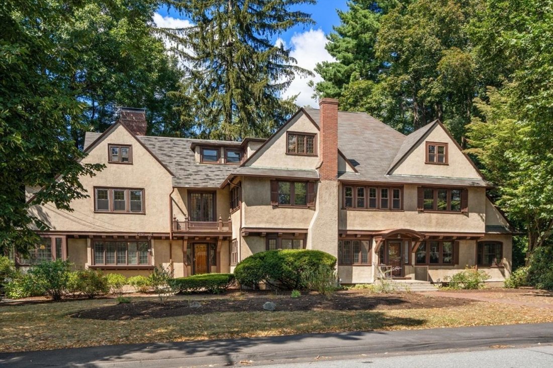 House in Wellesley, Massachusetts, United States 1 - 16139803