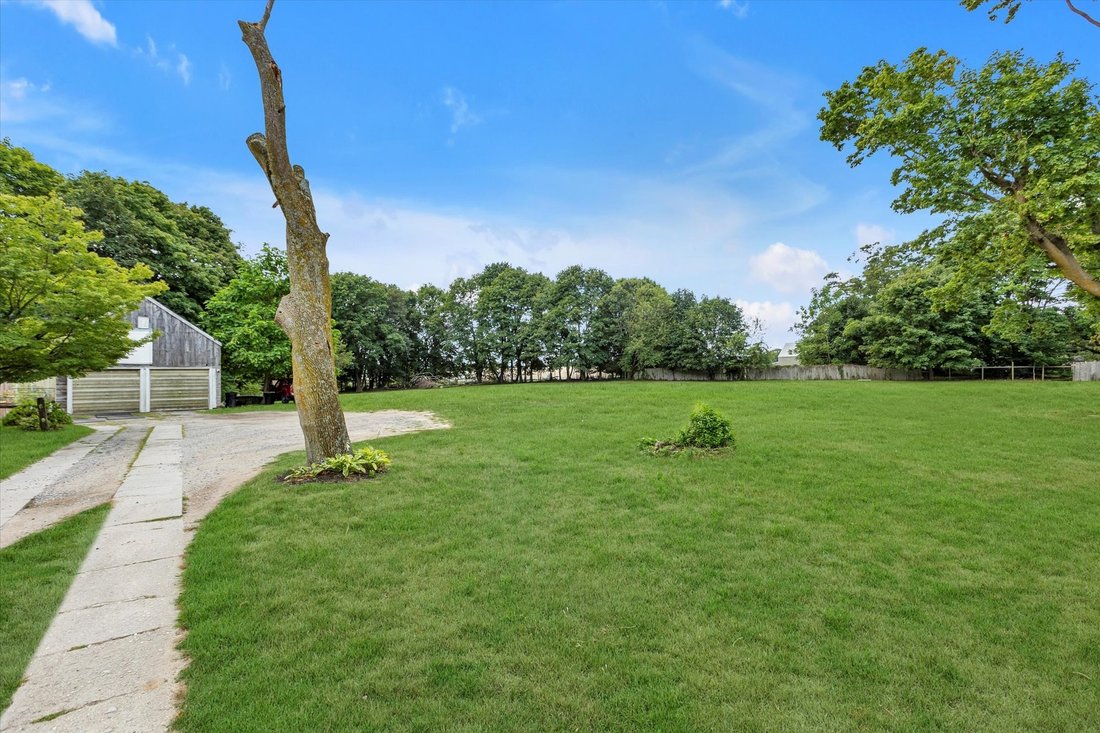 House in Aquebogue, New York, United States 3 - 16054429