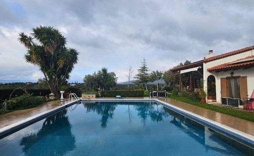 Casa a Amarynthos, Thessaly and Central Greece, Grecia 1