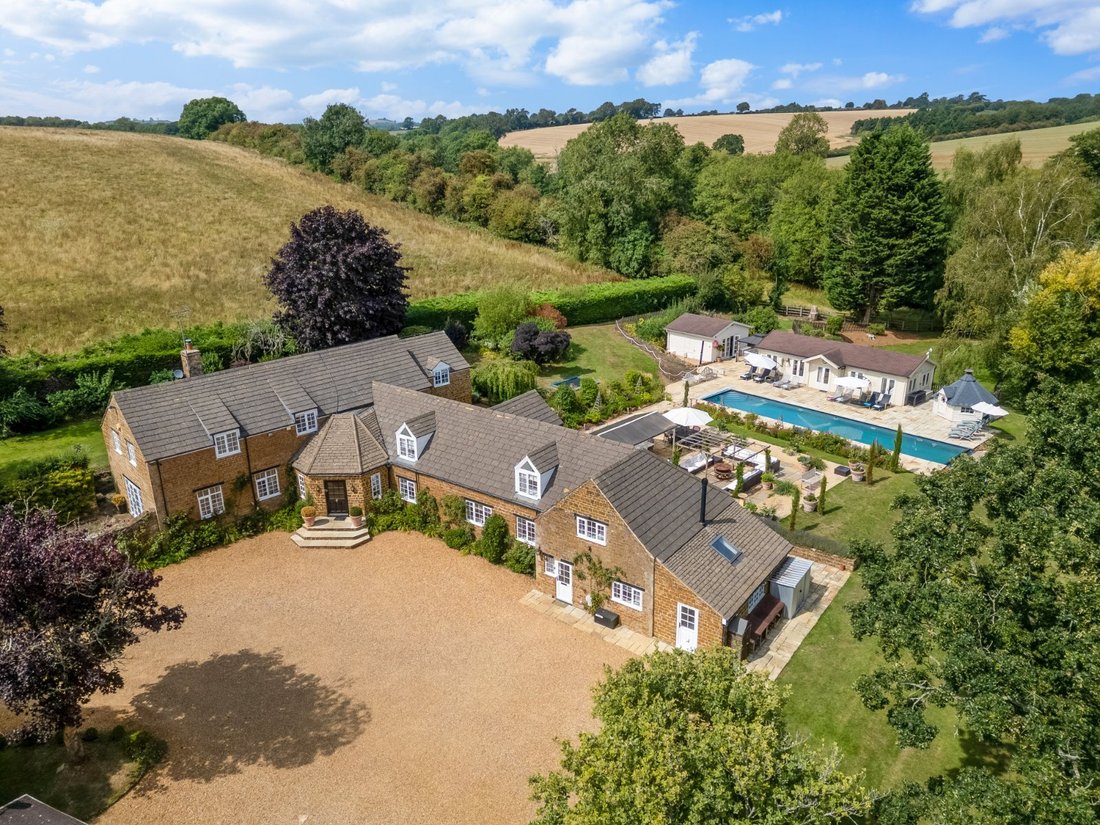 House in Shutford, England 1 - 15462664