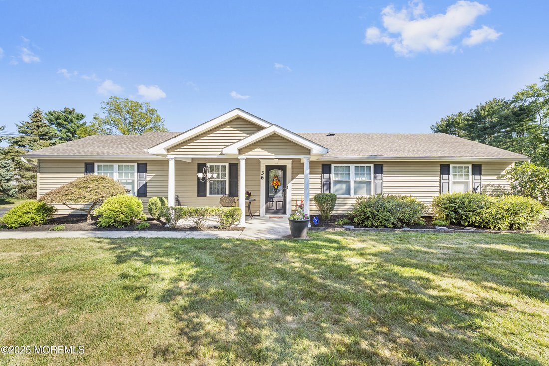 House in Lincroft, New Jersey, United States 3 - 16136552