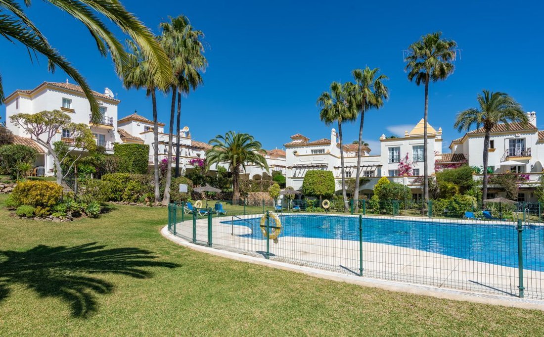 Townhouse in Estepona, Andalusia, Spain 4 - 16145573