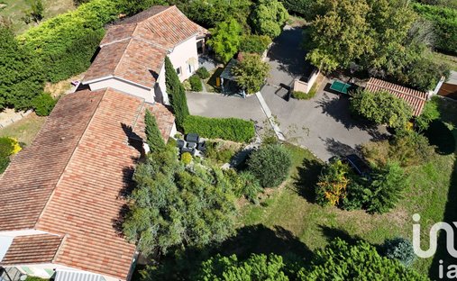 House in Basses-Barolles, Saint-Genis-Laval, France 1
