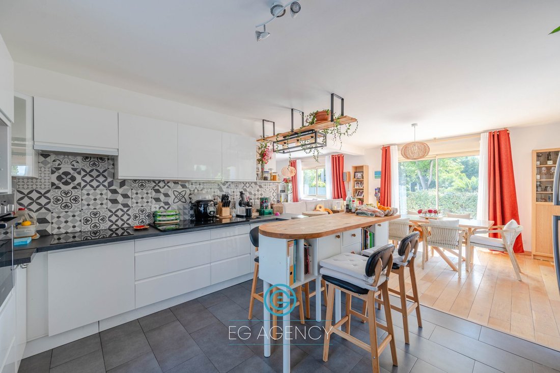 Villa en Marsella, Provenza-Alpes-Costa Azul, Francia 4 - 16140824