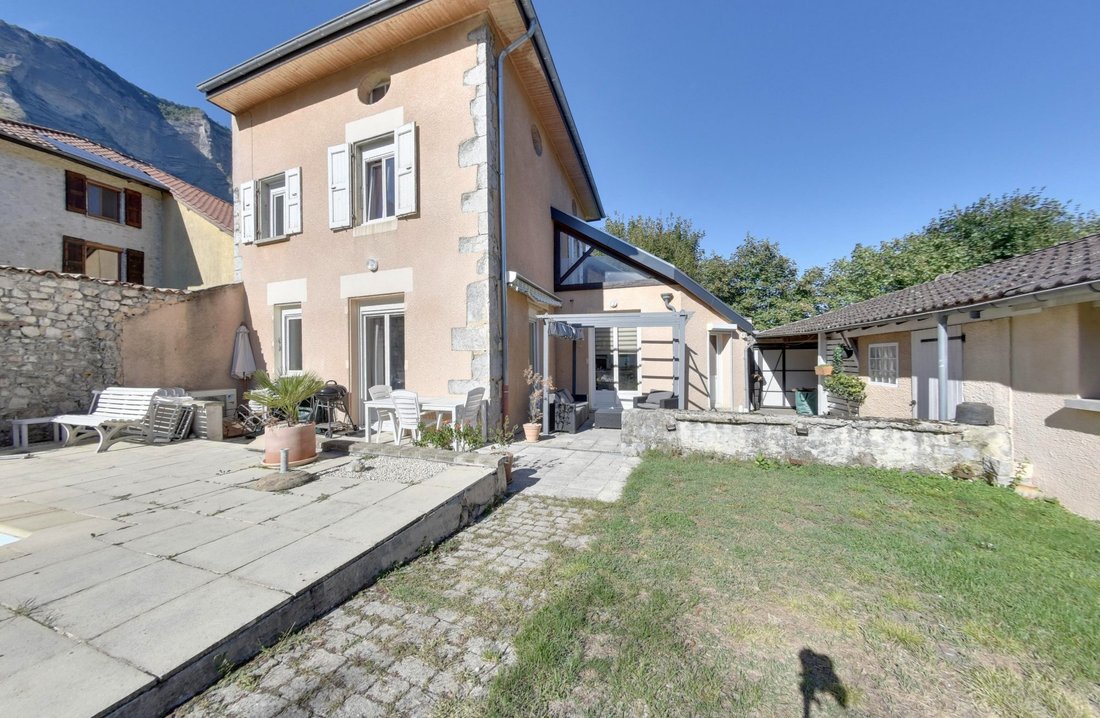House in Palisses-Tuileries-Montfort-Belledonne, Crolles, France 1 - 16140786