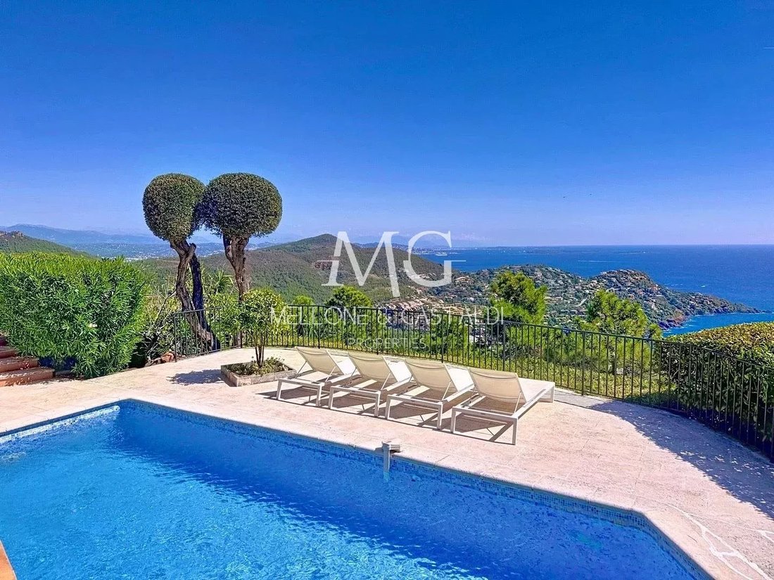 House in Théoule-sur-Mer, Provence-Alpes-Côte d'Azur, France 1 - 16139440